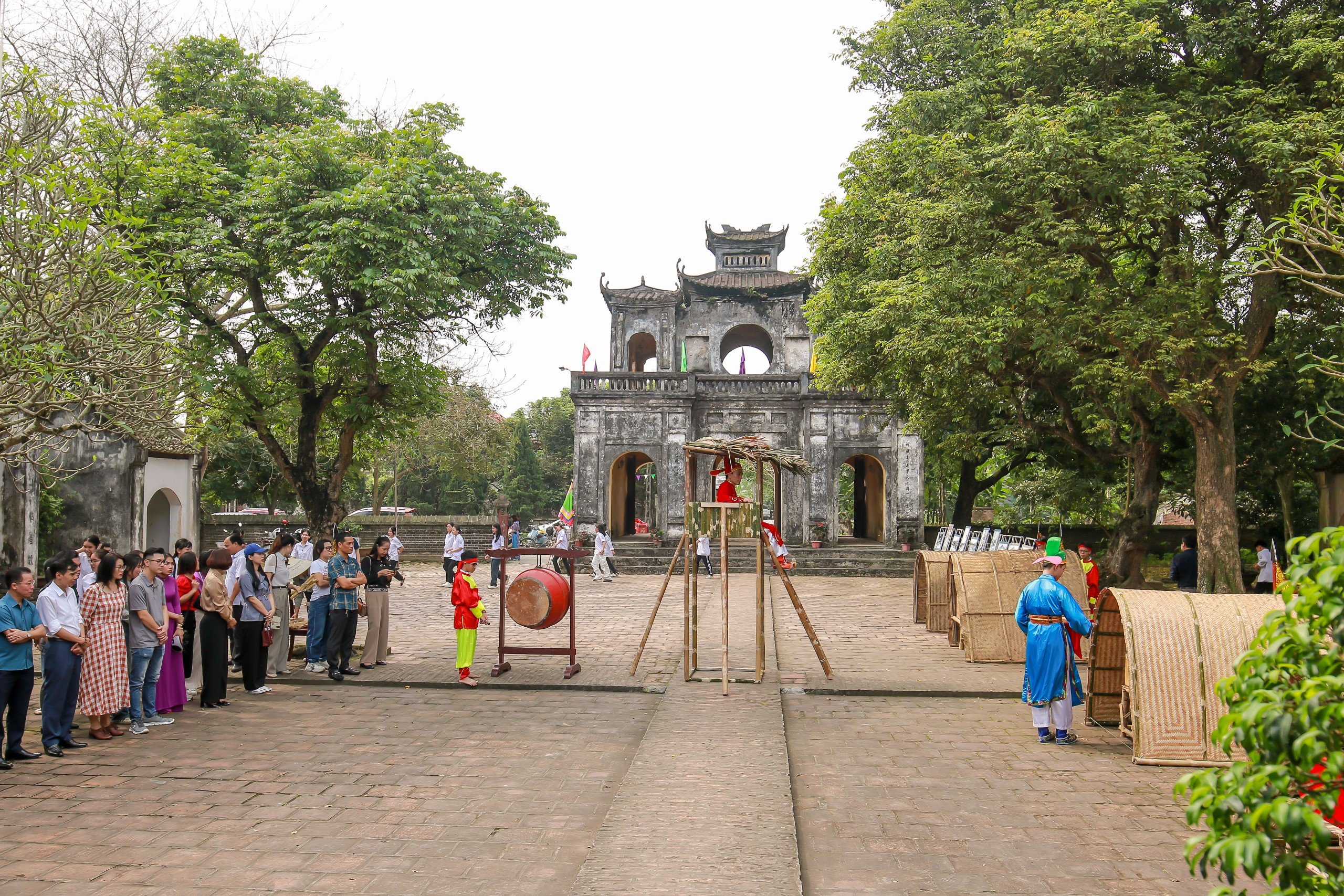 Ảnh với chú thích