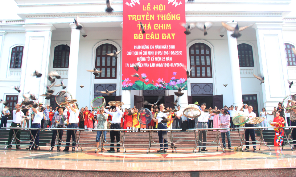 Lễ hội truyền thống Thả chim bồ câu bay huyện Văn Lâm năm 2024
