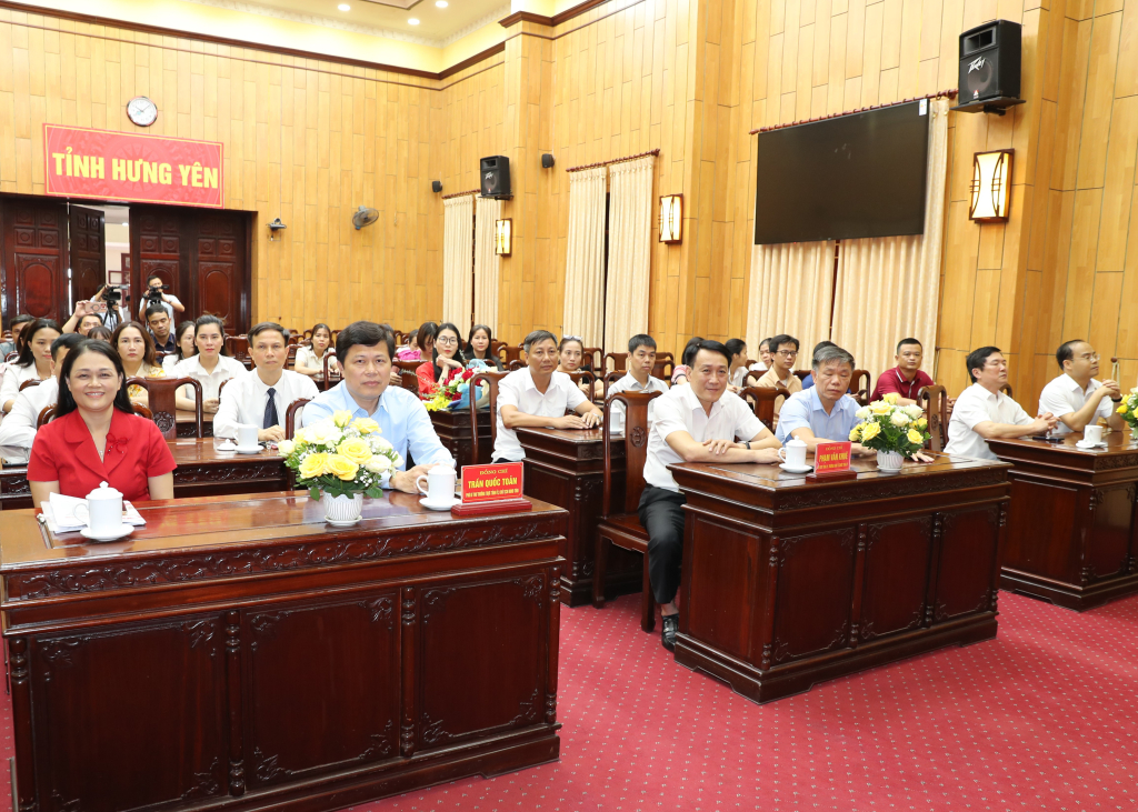 Các đại biểu dự hội nghị