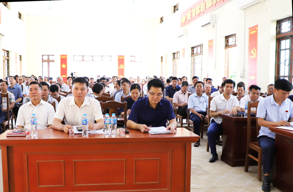 Các đại biểu HĐND tỉnh, HĐND huyện Kim Động tiếp xúc cử tri huyện Kim Động