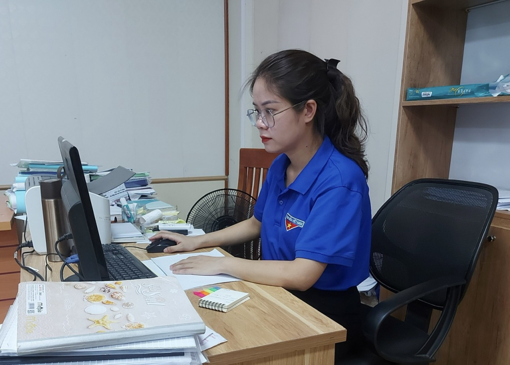 Đồng chí Nguyễn Thị Huyền, Phó Bí thư đoàn xã Ngô Quyền (Tiên Lữ)