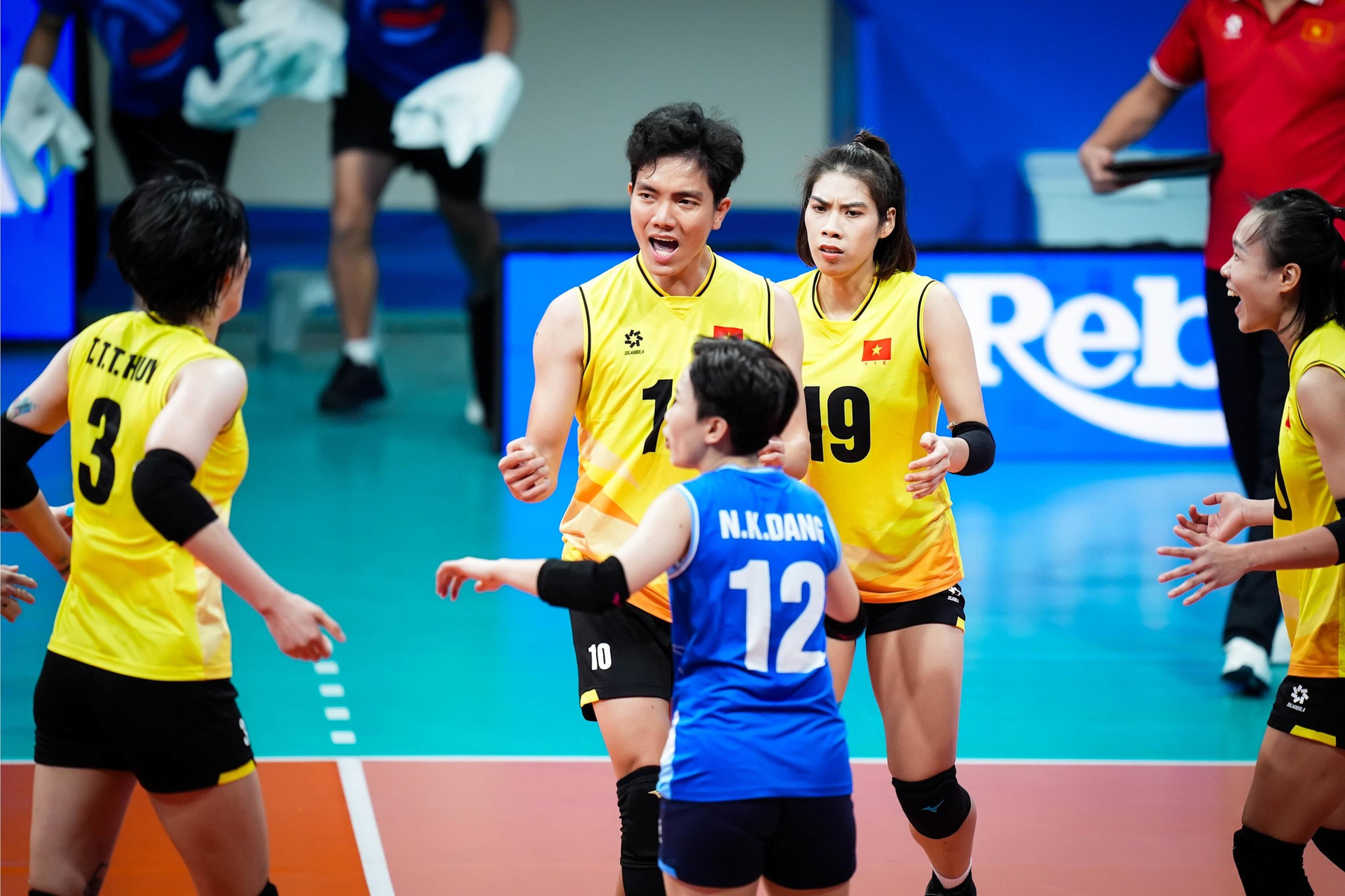 Bóng chuyền nữ Việt Nam thắng Bỉ, giành Huy chương đồng FIVB Challenger