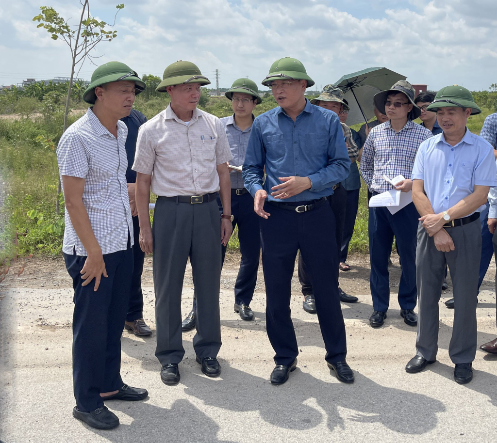 Bí thư Tỉnh uỷ Nguyễn Hữu Nghĩa kiểm tra tình hình triển khai thực hiện dự án đầu tư xây dựng và kinh doanh kết cấu hạ tầng Khu công nghiệp Yên Mỹ II