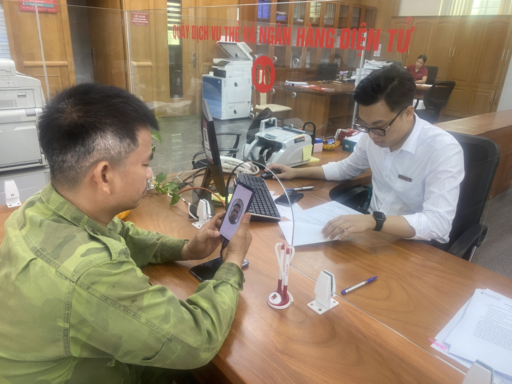 Xây dựng và phát triển ngân hàng điện tử tại Ngân hàng Nông nghiệp và Phát triển nông thôn chi nhánh tỉnh Hưng Yên