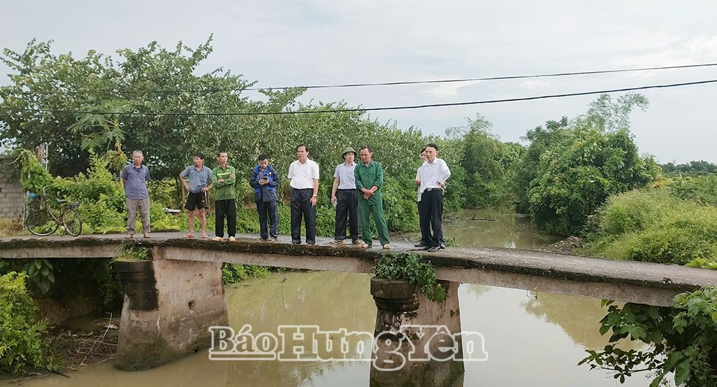 Lãnh đạo huyện Văn Giang kiểm tra công tác ứng phó với bão số 3 chiều ngày 6/9