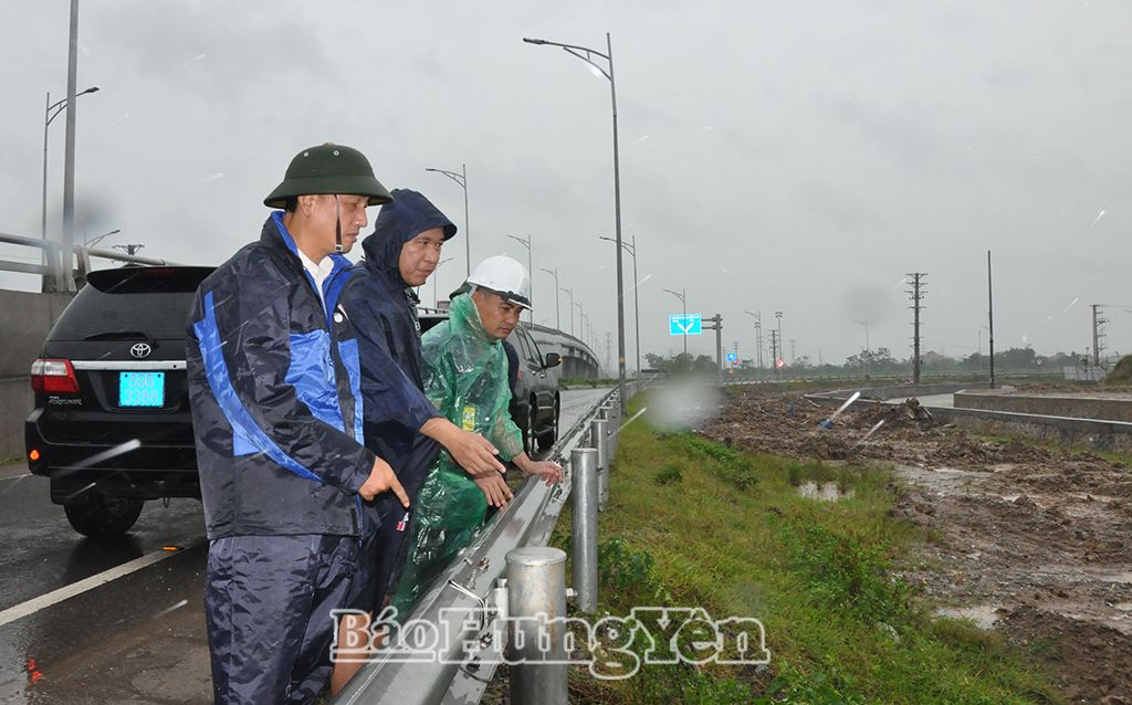 Phó Chủ tịch UBND tỉnh Nguyễn Hùng Nam kiểm tra công tác phòng, chống bão tại Khu công nghiệp số 05