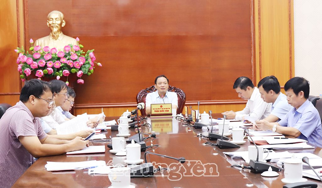 Các đại biểu dự phiên họp Ban Cán sự Đảng và thành viên UBND tỉnh