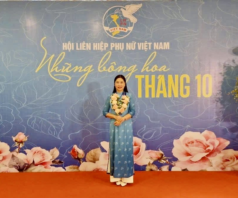 Chị Giang Thị Phương, Chủ tịch Hội LHPN huyện Khoái Châu tại Hội nghị Biểu dương chủ tịch hội LHPN cấp huyện tiêu biểu toàn quốc năm 2024 tại Thủ đô Hà Nội