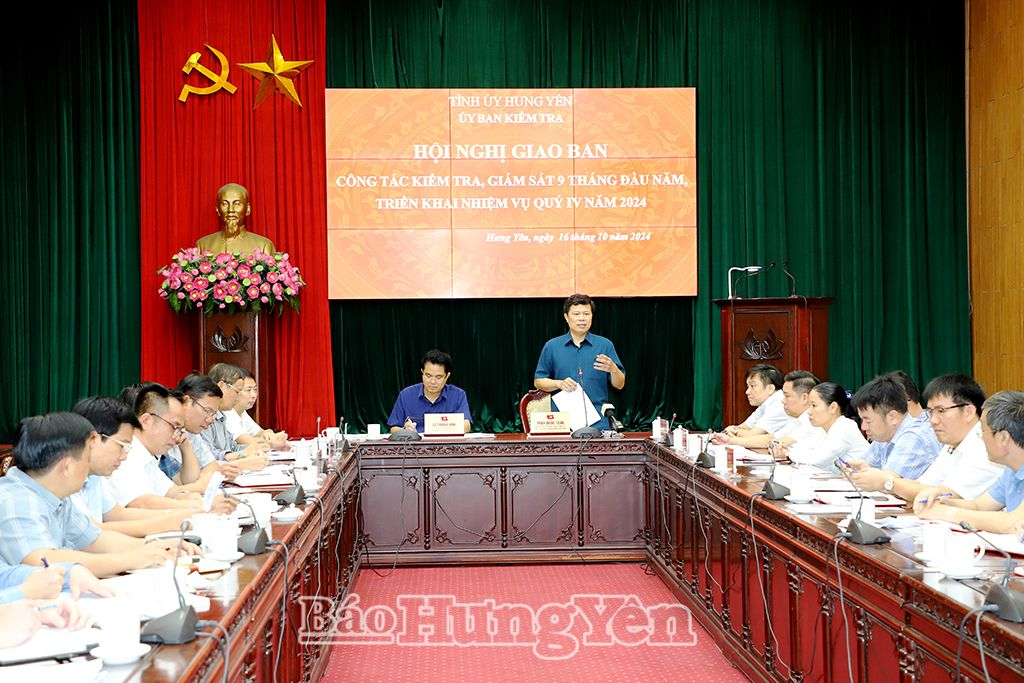 Đồng chí Trần Quốc Toản, Phó Bí thư Thường trực Tỉnh ủy, Chủ tịch HĐND tỉnh phát biểu chỉ đạo tại hội nghị