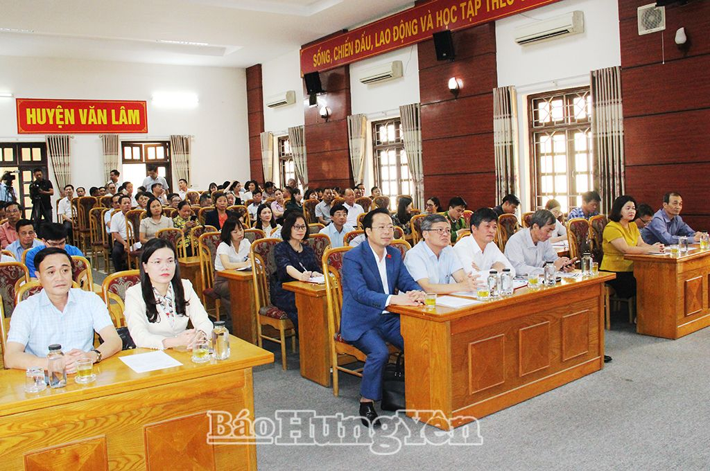 Hội nghị tiếp xúc cử tri huyện Văn Lâm