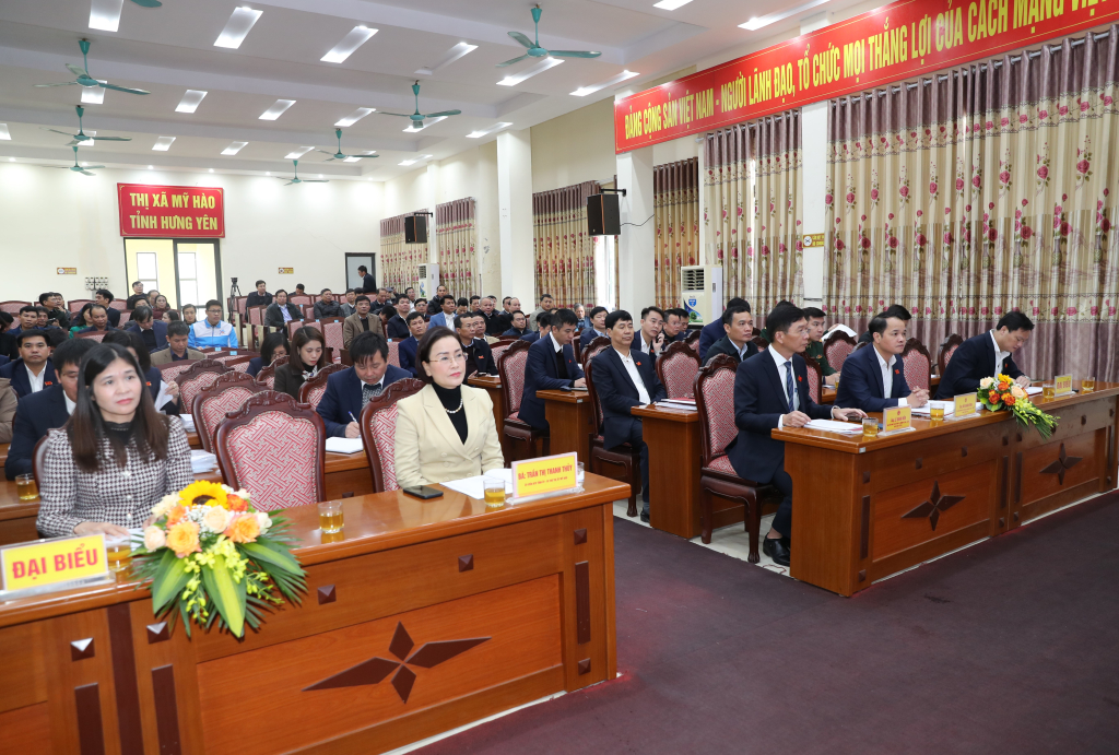 Các đại biểu dự kỳ họp