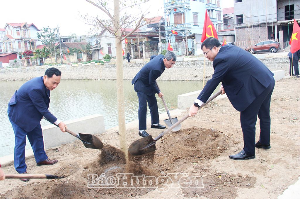  Các đại biểu hưởng ứng Tết trồng cây năm 2025 tại huyện Văn Lâm