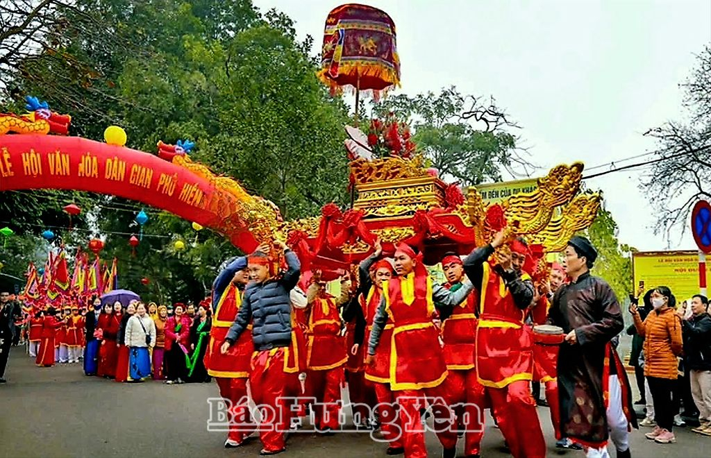 Rước kiệu tại Lễ hội Văn hóa dân gian Phố Hiến (Ảnh tư liệu)