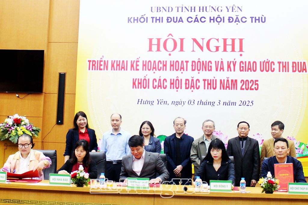 Các thành viên trong khối ký giao ước thi đua năm 2025