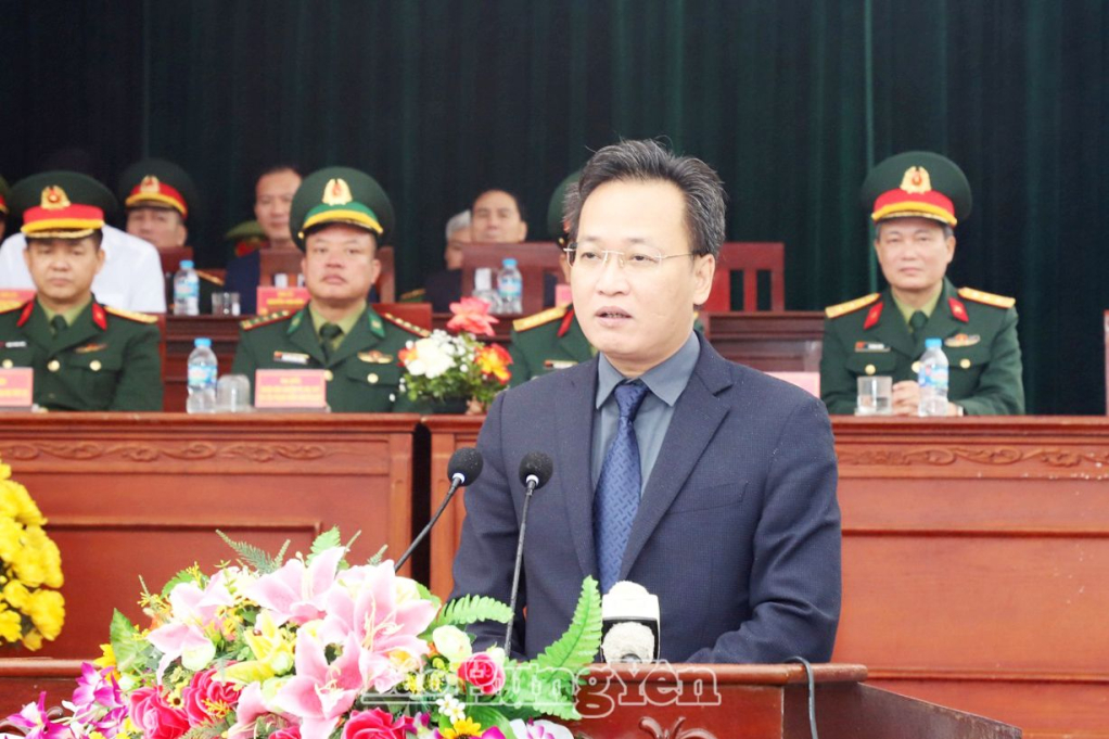  Đồng chí Nguyễn Hữu Nghĩa, Ủy viên BCH Trung ương Đảng, Bí thư Tỉnh ủy, Bí thư Đảng ủy Quân sự tỉnh phát biểu tại buổi lễ