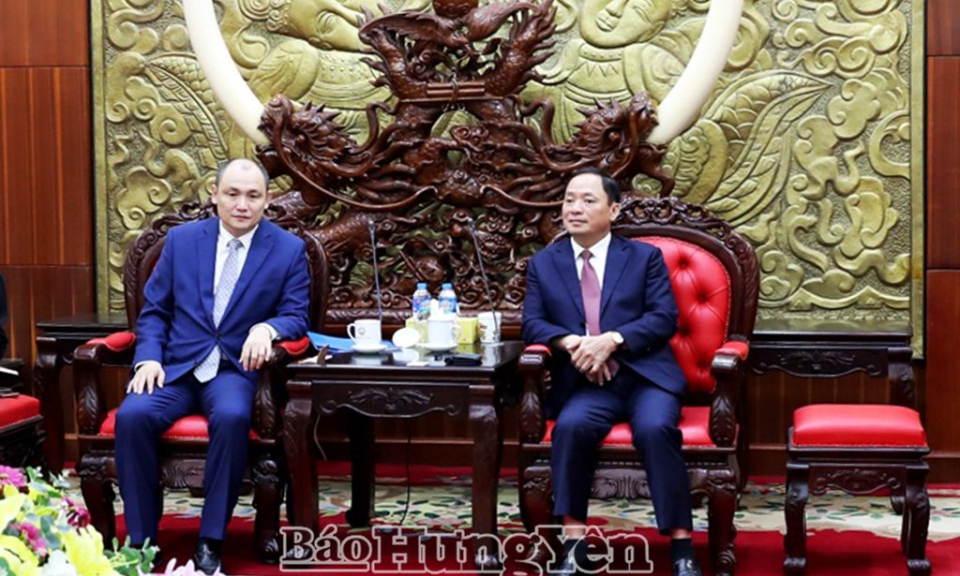Đồng chí Chủ tịch UBND tỉnh Trần Quốc Văn tiếp và làm việc với Đoàn công tác của Đại sứ quán Kazakhstan tại Việt Nam