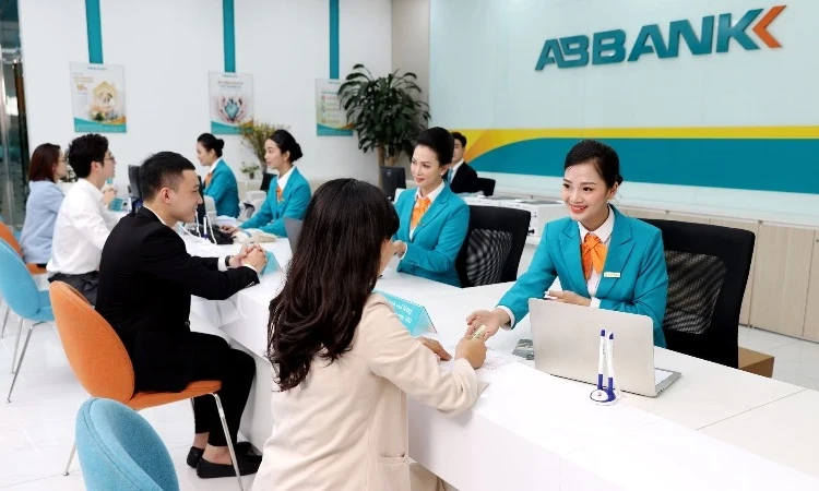 23 ngân hàng hạ lãi suất huy động