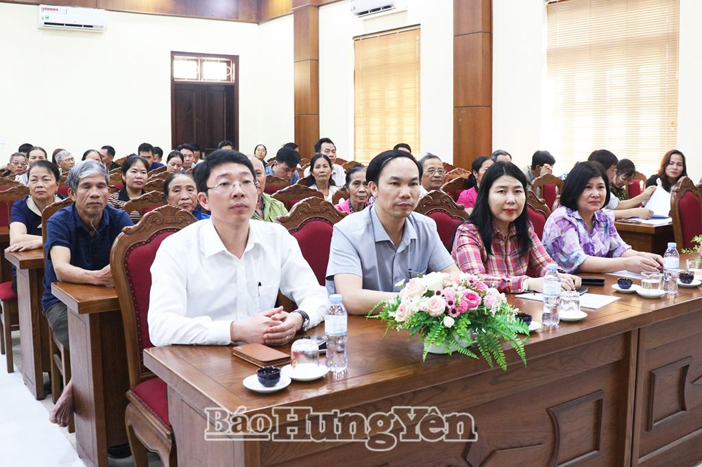  Các đại biểu dự hội nghị 