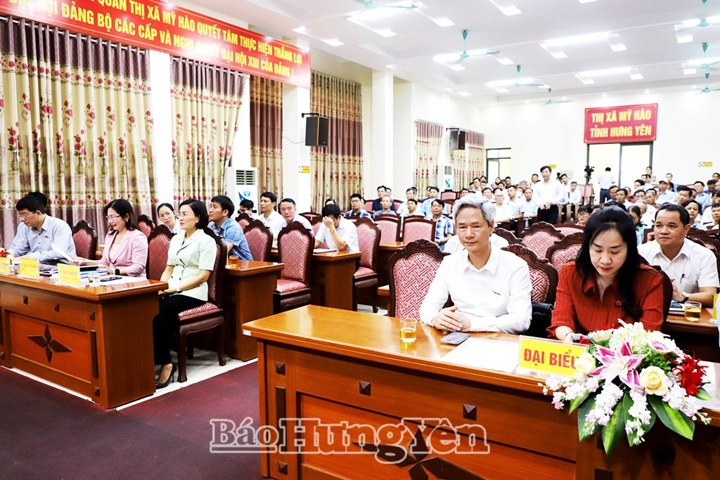  Các đại biểu dự hội nghị tiếp xúc cử tri thị xã Mỹ Hào 
