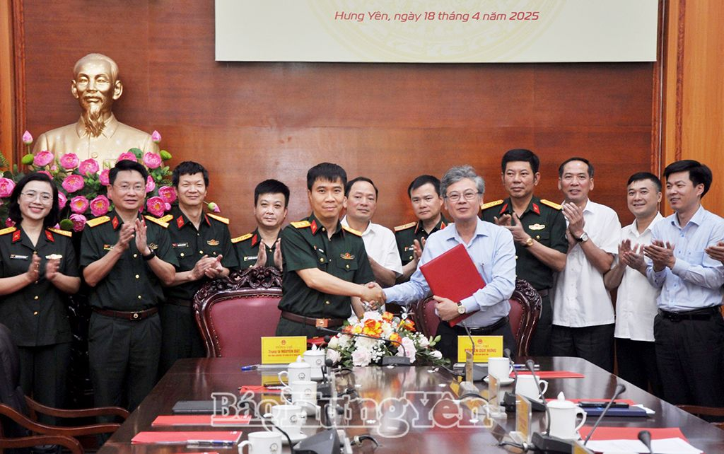 Ký kết Biên bản ghi nhớ hợp tác tại hội nghị