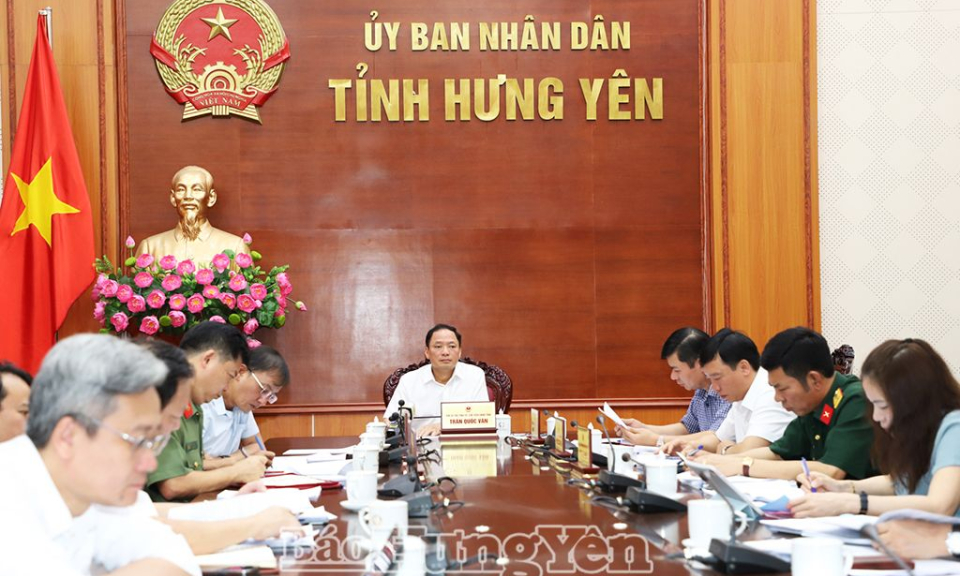 Đảng ủy UBND tỉnh và các thành viên UBND tỉnh họp xem xét, cho ý kiến một số nội dung quan trọng