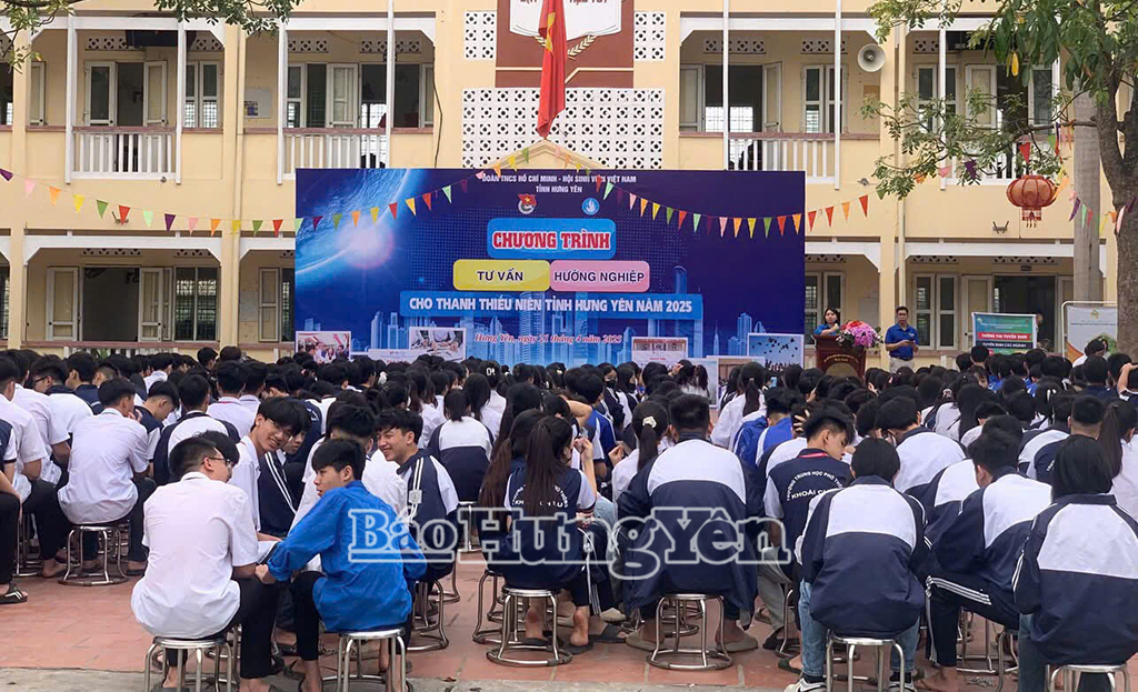 Chương trình tư vấn, hướng nghiệp được tổ chức cho toàn thể 2.500 học sinh của trường