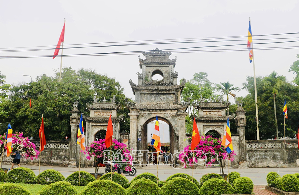 Chùa Chuông - nơi tổ chức lễ cung rước và tôn trí Xá lợi Đức Phật