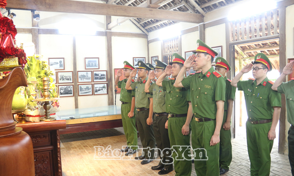 Tuổi trẻ Công an tỉnh sinh hoạt chính trị kỷ niệm ngày sinh của Bác