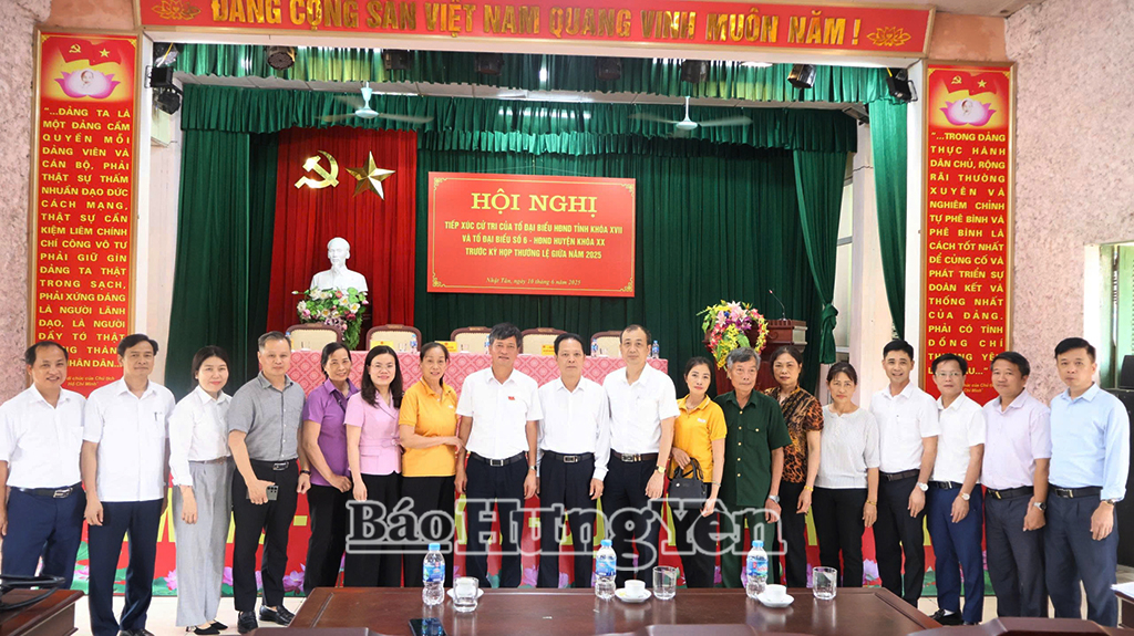 Các đại biểu và cử tri huyện Tiên Lữ