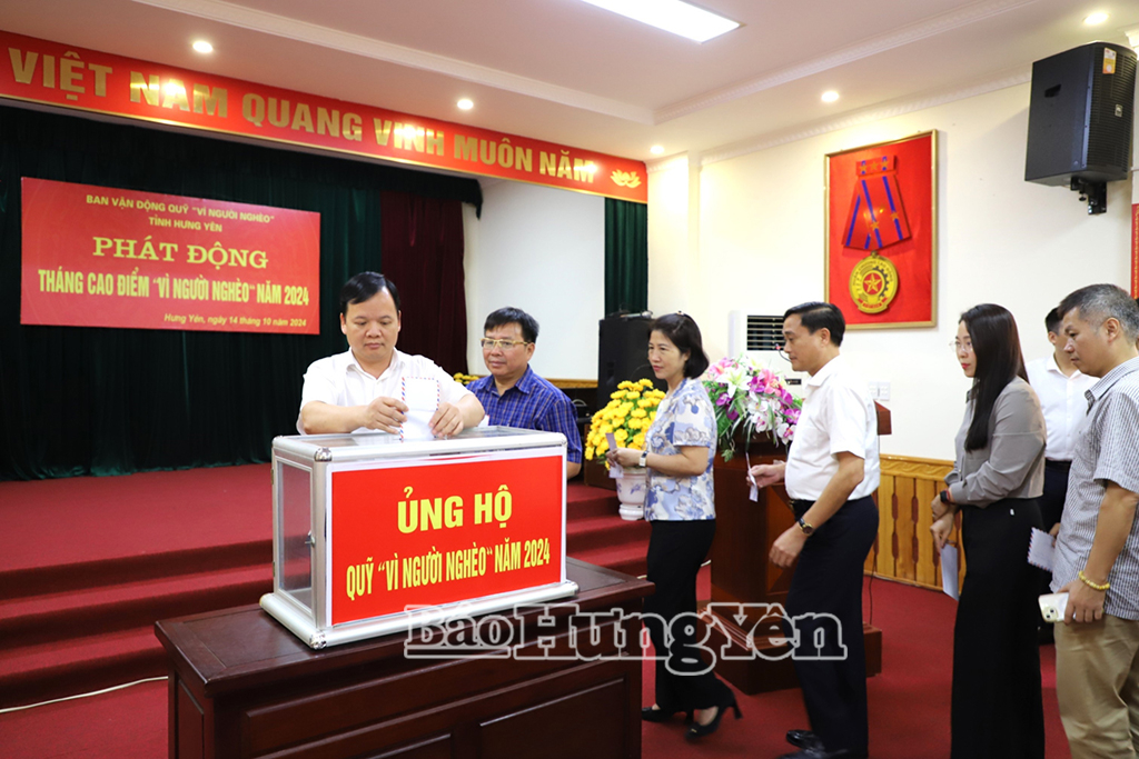 Các tổ chức, cá nhân trong tỉnh tích cực ủng hộ Quỹ Vì người nghèo