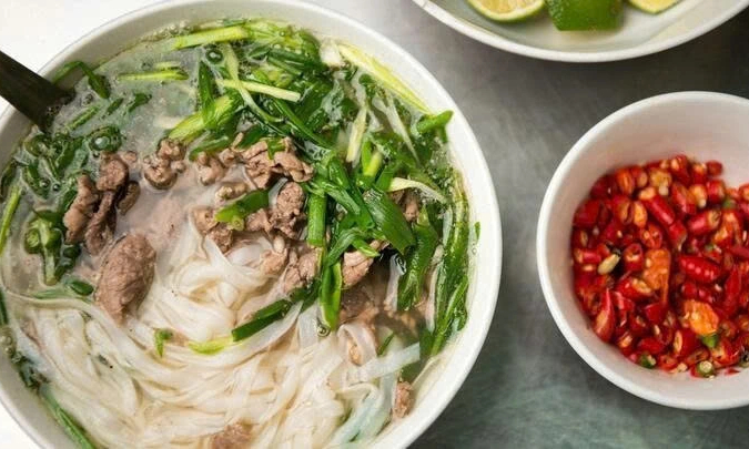 Ăn phở cho thêm giấm còn có nhiều tác dụng bất ngờ