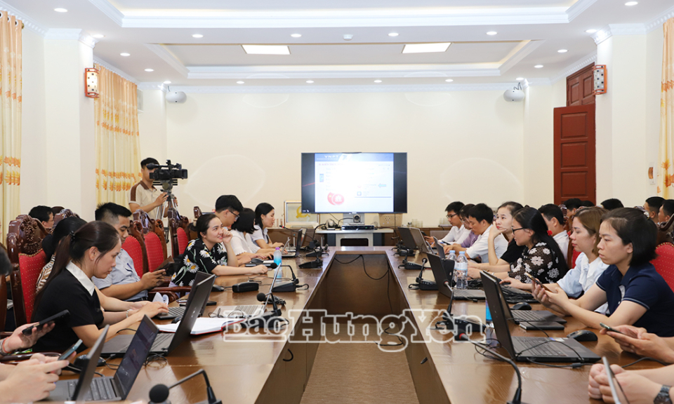 Tập huấn ứng dụng các phần mềm điều hành tác nghiệp trong các cơ quan Đảng