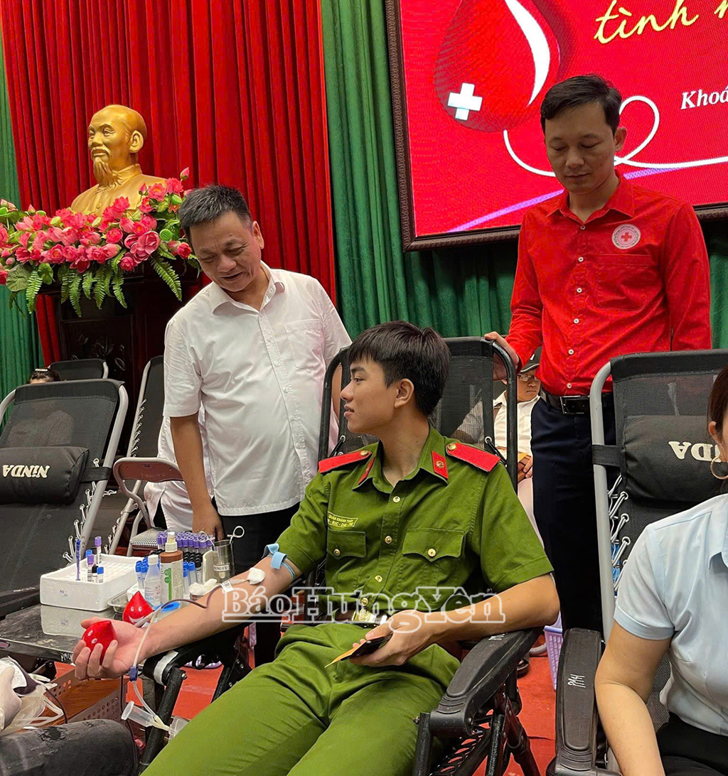 Quản Khánh Toàn tham gia hiến máu tình nguyện