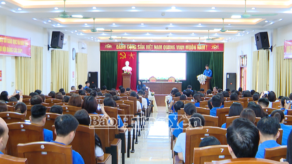 Quang cảnh hội nghị ký kết