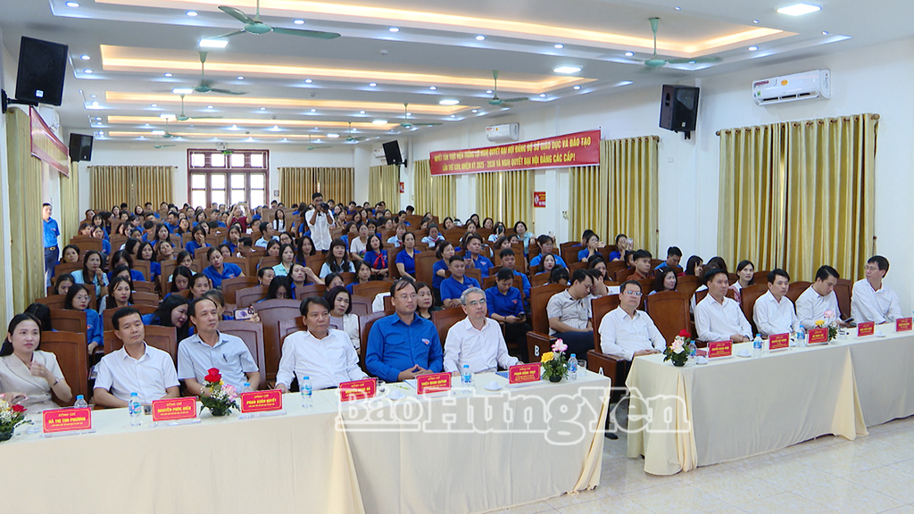 Các đại biểu dự hội nghị.