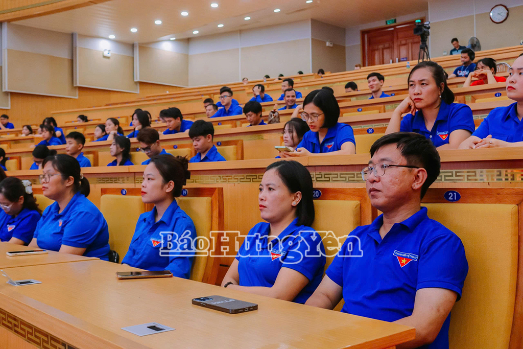 Các học viên dự lớp tập huấn tại Trung tâm Thông tin- Hội nghị tỉnh