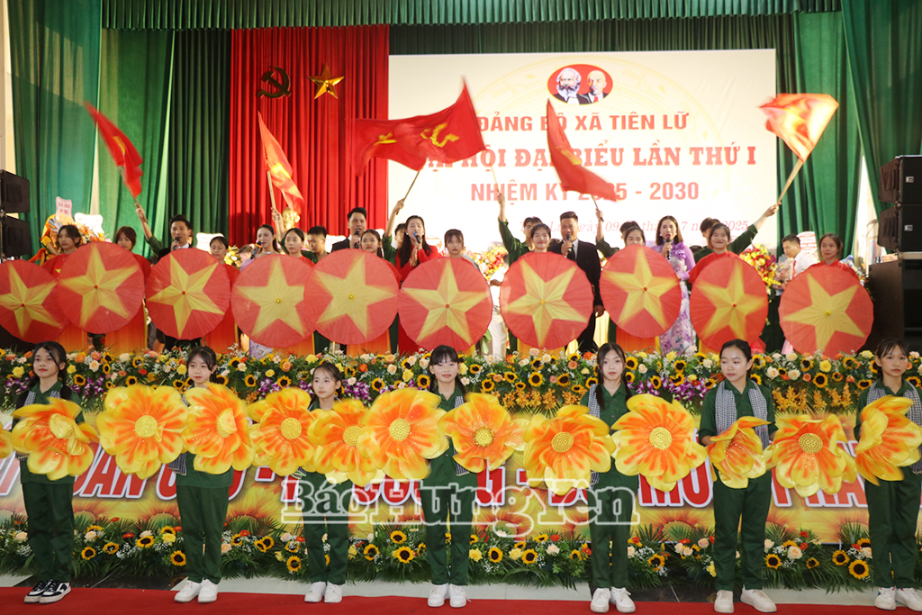 Một tiết mục văn nghệ chào mừng đại hội