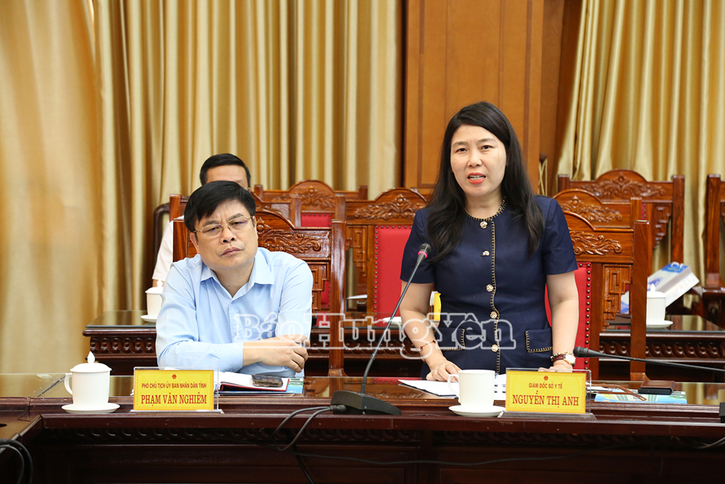 Lãnh đạo Sở Y tế phát biểu tại buổi làm việc