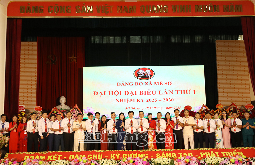 Ban chấp hành Đảng bộ xã Mễ Sở nhiệm kỳ 2025 - 2030 ra mắt Đại hội