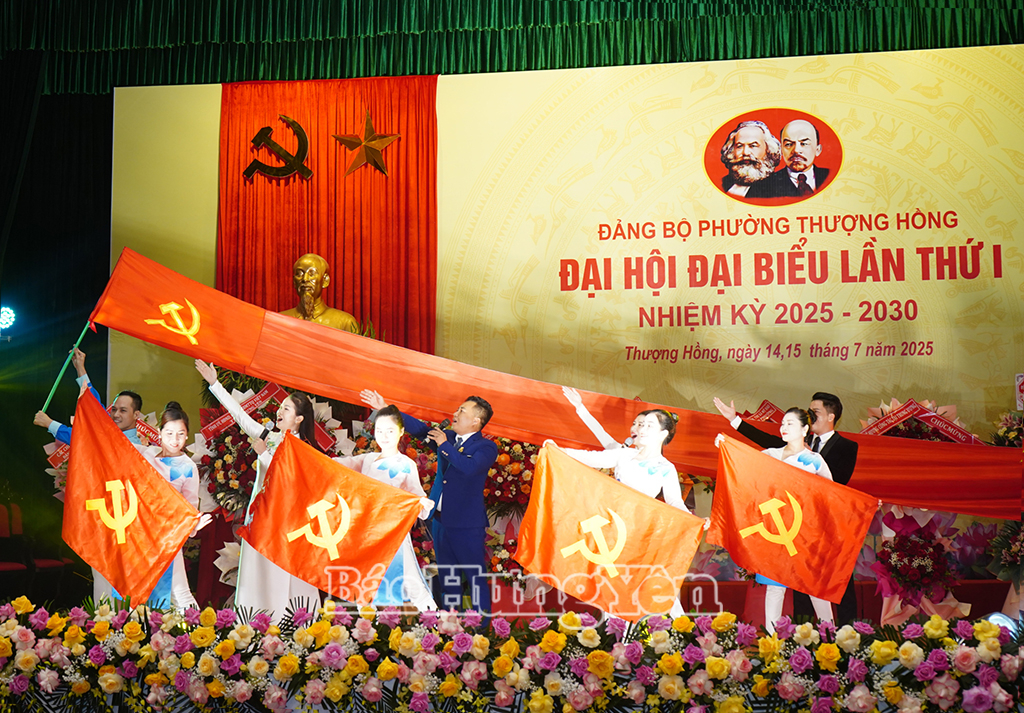 Một tiết mục văn nghệ chào mừng đại hội