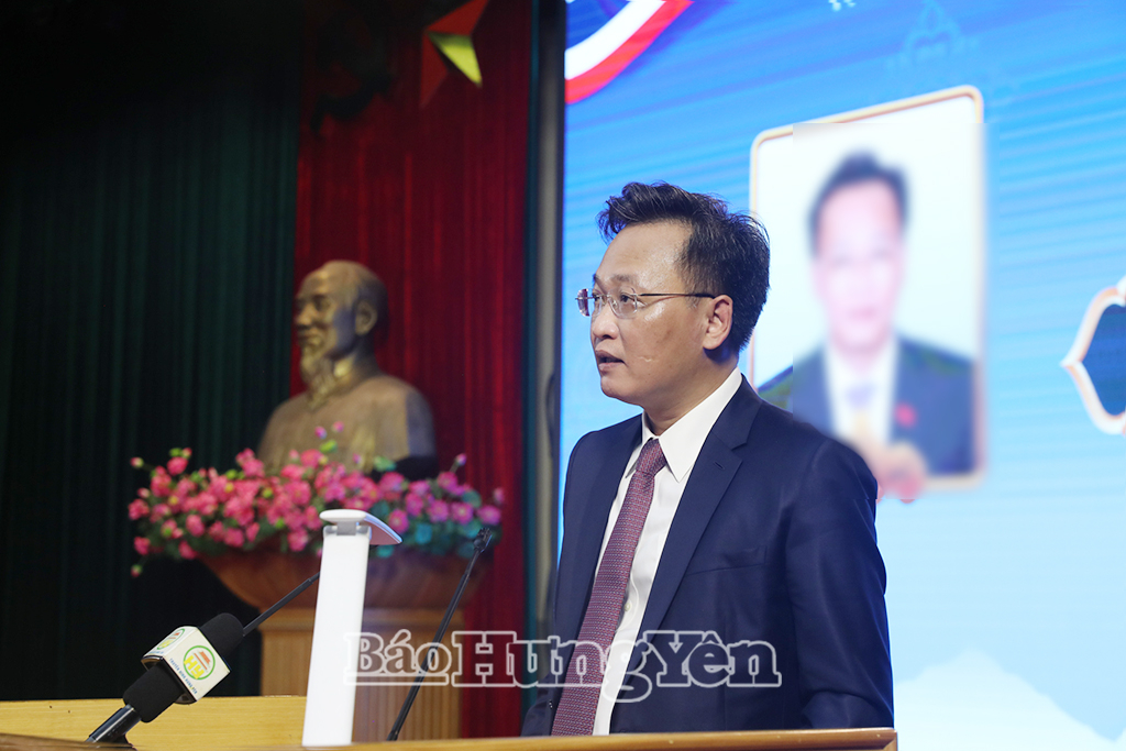 Đồng chí Bí thư Tỉnh uỷ Hưng Yên Nguyễn Hữu Nghĩa phát biểu tại Diễn đàn.