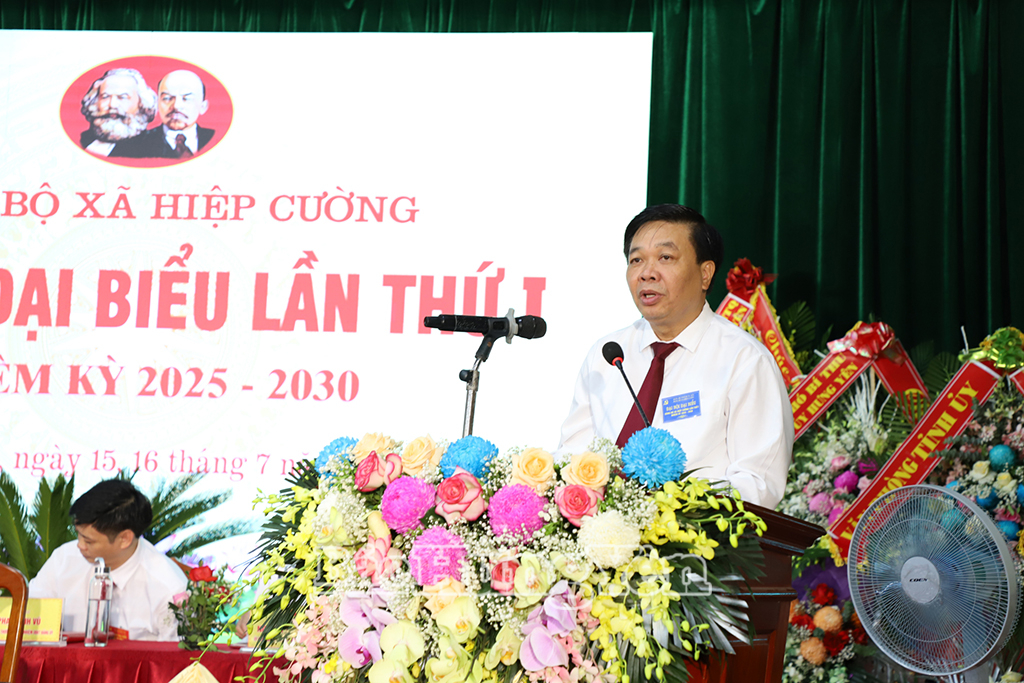 Đồng chí Phó Chủ tịch Thường trực UBND tỉnh Nguyễn Quang Hưng phát biểu chỉ đạo tại Đại hội.