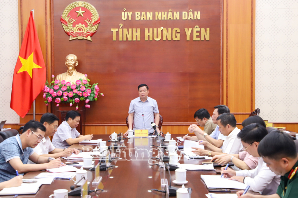  Chủ tịch UBND tỉnh Nguyễn Khắc Thận phát biểu chỉ đạo tại điểm cầu Hưng Yên.