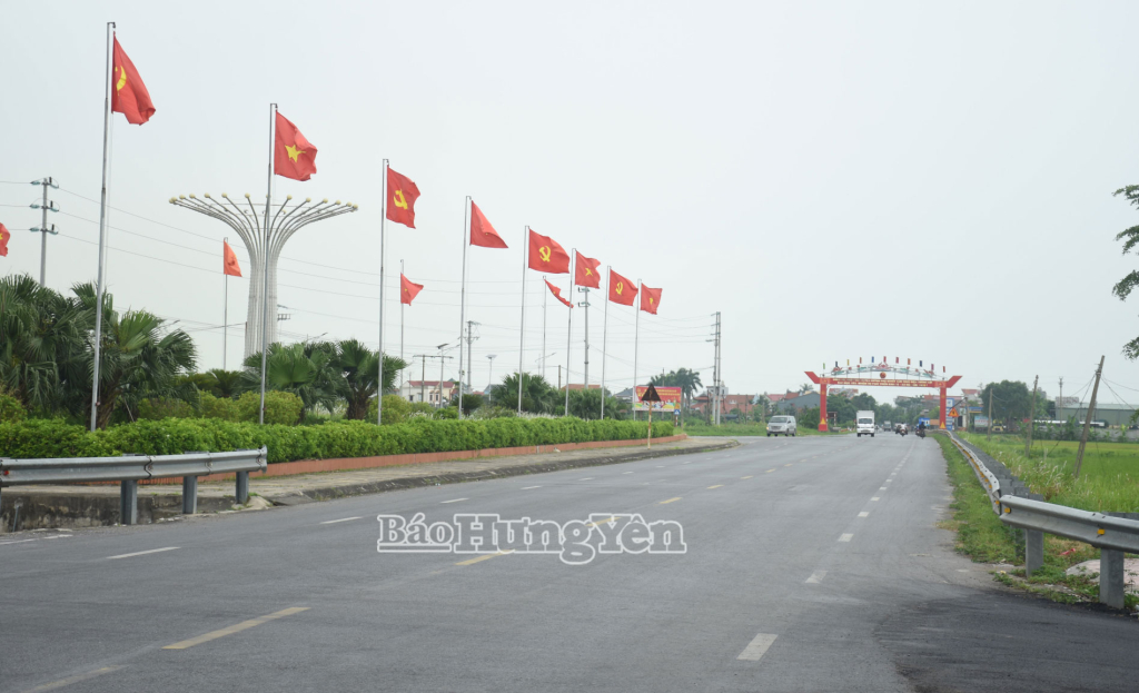 Sau hợp nhất, xã Quỳnh Phụ có diện tích khoảng 33 km2, dân số khoảng 55 nghìn người.