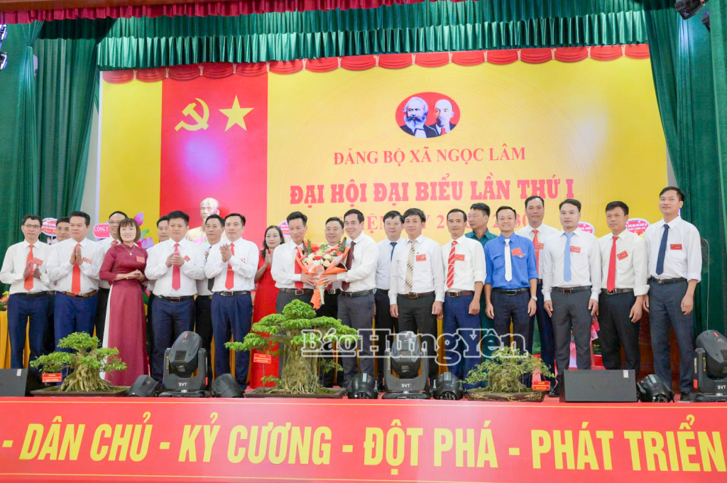 Ban Chấp hành Đăng ký VV88 tặng 88k xã Ngọc Lâm nhiệm kỳ 2025 - 2030 ra mắt đại hội.