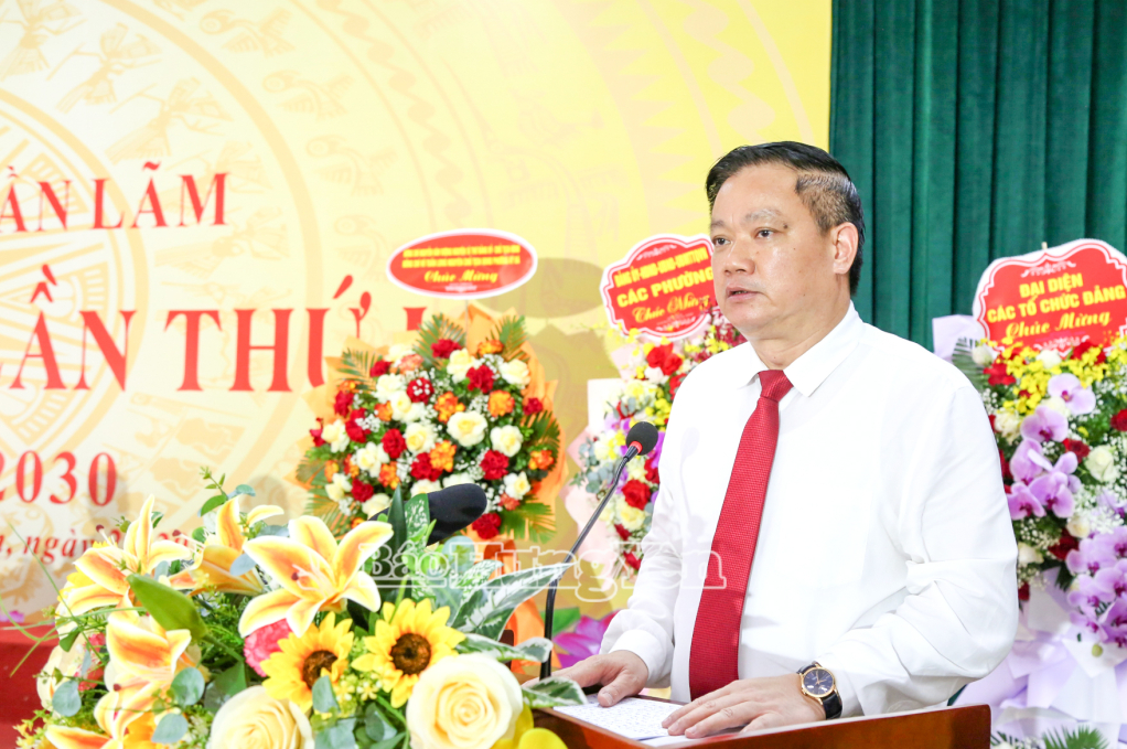 Đồng chí Nguyễn Khắc Thận, Phó Bí thư Tỉnh ủy, Chủ tịch UBND tỉnh phát biểu chỉ đạo đại hội.
