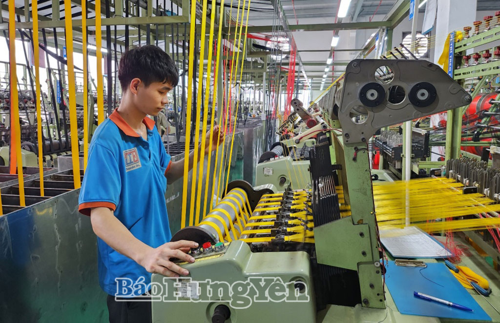 Hoạt động sản xuất tại Công ty Cổ phần Thuận Đức (đóng trên địa bàn xã Lương Bằng).