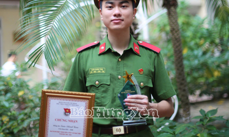 Từ thất bại đến Thủ khoa C03: Nam sinh Hưng Yên quyết tâm thi lại để chạm tới giấc mơ công an