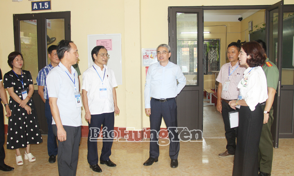 Lãnh đạo Sở Giáo dục và Đào tạo kiểm tra công tác chấm thi kỳ thi tốt nghiệp THPT năm 2025
