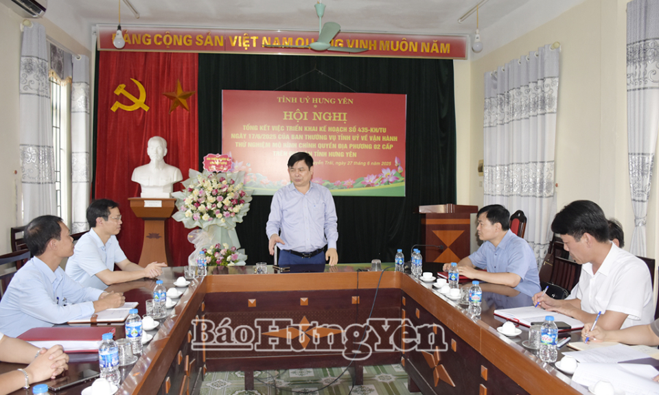 Phó Chủ tịch UBND tỉnh Phạm Văn Nghiêm kiểm tra hoạt động của bộ máy hành chính tại xã Phạm Ngũ Lão và xã Nguyễn Trãi 